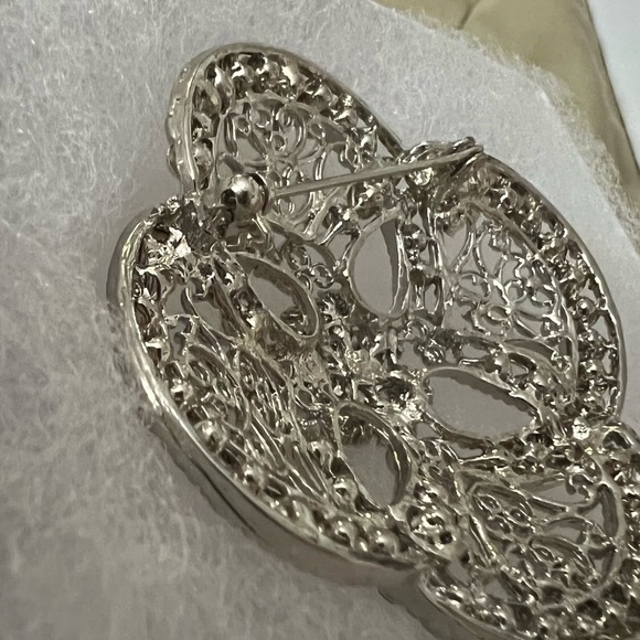 Clear Crystal Rhinestone Filigree Brooch Silver - Picture 6 of 6